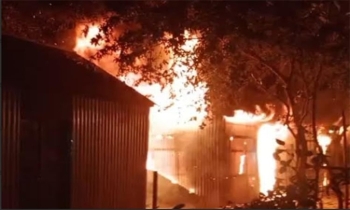 অষ্টগ্রামে অগ্নিকাণ্ডে দুই বসতঘর পুড়ে ছাই, দগ্ধ এক শিশু