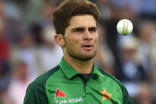 বাংলাদেশের বিপক্ষে তরুণদের জ্বলে উঠার প্রত্যাশায় আফ্রিদি