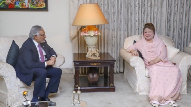 খালেদা জিয়ার সঙ্গে ইসহাক দারের সাক্ষাৎ