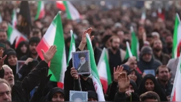 খামেনির রাষ্ট্রীয় জানাজা স্থগিত