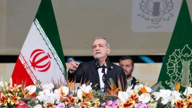 খামেনি হত্যার জবাব দেওয়ার অঙ্গীকার ইরানের প্রেসিডেন্টের