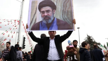 পিতার মত ইরানের সর্বোচ্চ নেতা হলেন মুজতাবা খামেনি