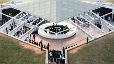 স্বামীর পাশে সমাহিত খালেদা জিয়া