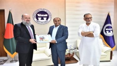 পাকিস্তানের বাণিজ্যমন্ত্রীর চট্টগ্রাম বন্দর পরিদর্শন
