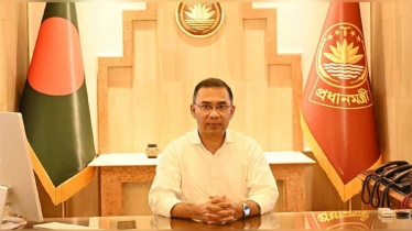 ‘চলেন যুদ্ধে যাই’, বাড়ির দরজা খুলে বললেন প্রধানমন্ত্রী