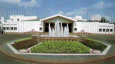 দুইজন উপদেষ্টা এবং আটজন প্রতিমন্ত্রীর দপ্তর পুনর্বণ্টন