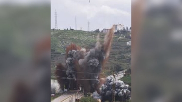 লেবাননের দক্ষিণাঞ্চলের প্রধান সেতু উড়িয়ে দিয়েছে ইসরায়েল