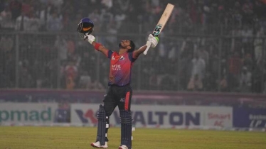 তানজিদের রেকর্ড-গড়া সেঞ্চুরি, চট্টগ্রামকে গুঁড়িয়ে শিরোপা রাজশাহীর