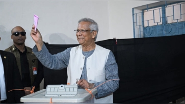 ভোট দিলেন প্রধান উপদেষ্টা