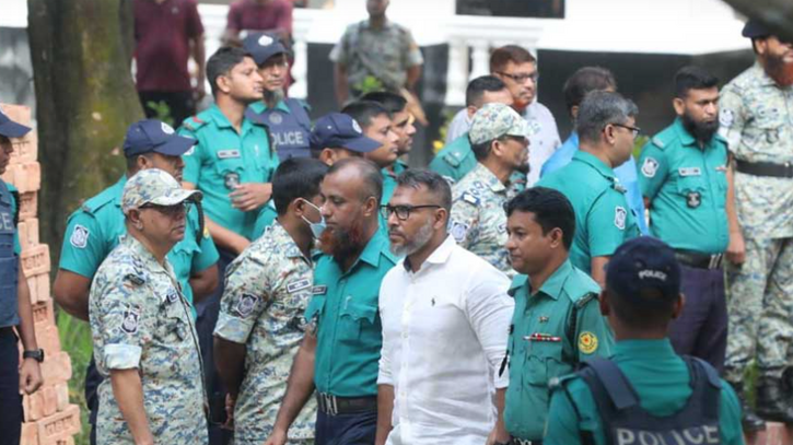 ‘মানবতাবিরোধী অপরাধ’: ১৫ সেনা কর্মকর্তা কারাগারে ‘মানবতাবিরোধী অপরাধ’: ১৫ সেনা কর্মকর্তা কারাগারে