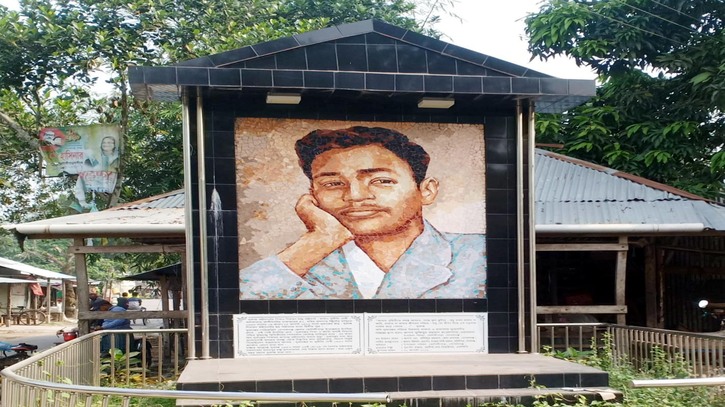 কবি সুকান্ত ভট্টাচার্যের ৯৮তম জন্মদিন আজ কবি সুকান্ত ভট্টাচার্যের ৯৮তম জন্মদিন আজ