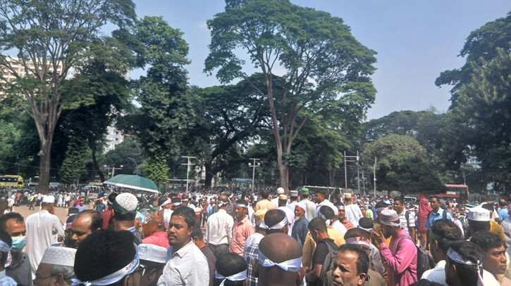 বাড়ি ভাড়া ৫ শতাংশ প্রত্যাখ্যান, শিক্ষকদের আন্দোলন চলবে বাড়ি ভাড়া ৫ শতাংশ প্রত্যাখ্যান, শিক্ষকদের আন্দোলন চলবে