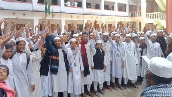 পাসের হারে এগিয়ে মাদরাসা বোর্ড পাসের হারে এগিয়ে মাদরাসা বোর্ড