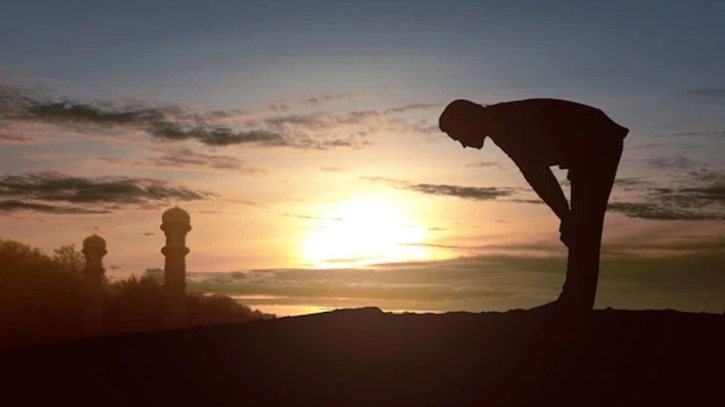 যে ৭টি স্থানে নামাজ পড়া হারাম যে ৭টি স্থানে নামাজ পড়া হারাম