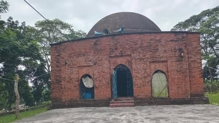 রূপের উজ্জ্বলতা হারাচ্ছে ঐতিহাসিক বিবিচিনি শাহী মসজিদ