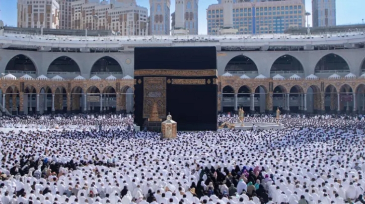 এক মাসে ওমরাহ পালনের সর্বোচ্চ রেকর্ড মুসল্লিদের এক মাসে ওমরাহ পালনের সর্বোচ্চ রেকর্ড মুসল্লিদের