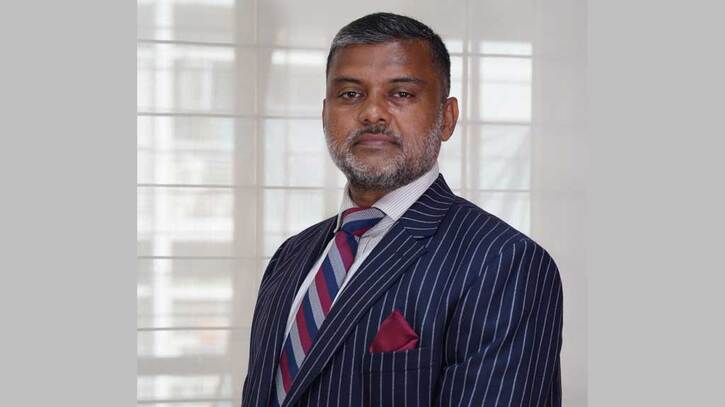 রোজা ও পূজা বিতর্ক: শিশির মনিরের বিরুদ্ধে মামলা