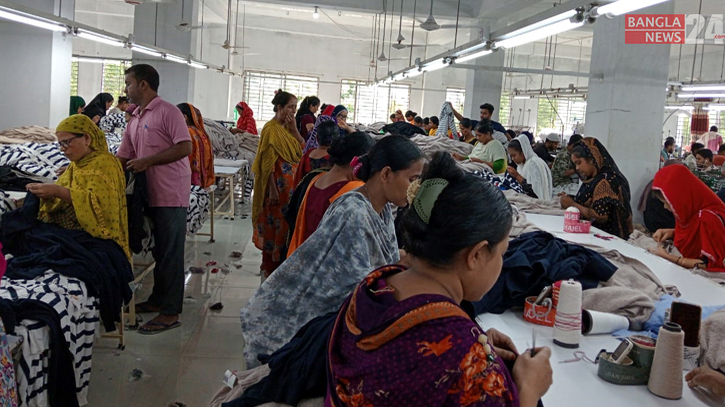 আশুলিয়ায় পুরোদমে চলছে উৎপাদন, বন্ধ ২৫ কারখানা আশুলিয়ায় পুরোদমে চলছে উৎপাদন, বন্ধ ২৫ কারখানা