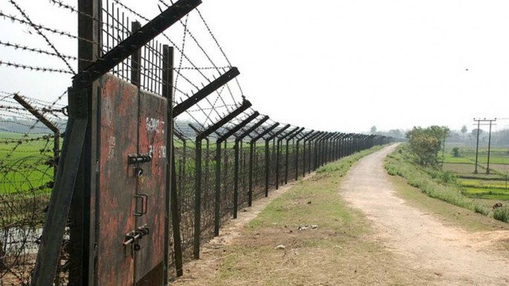 কুমিল্লায় বাংলাদেশিকে হত্যা করে মরদেহ নিয়ে গেছে বিএসএফ কুমিল্লায় বাংলাদেশিকে হত্যা করে মরদেহ নিয়ে গেছে বিএসএফ