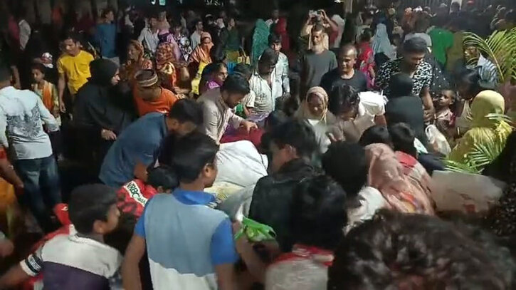 বরিশালে মৎস্য দপ্তরের জব্দ করা জাটকা লুট