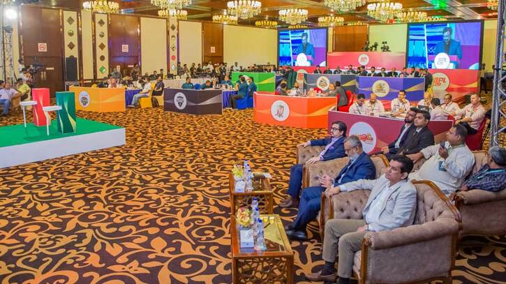 যে কারণে টেস্ট ম্যাচের শেষ দিনে বিপিএল নিলাম