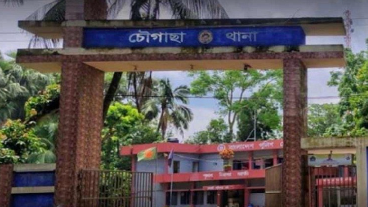 চৌগাছায় আসামি ধরতে গিয়ে ওসিসহ ৭ পুলিশ সদস্য হামলার শিকার চৌগাছায় আসামি ধরতে গিয়ে ওসিসহ ৭ পুলিশ সদস্য হামলার শিকার
