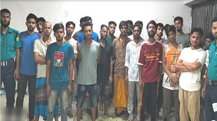 মাদক ও ছিনতাই দমনে পুলিশের অভিযান, ধরা পড়লো ২৬ অপরাধী মাদক ও ছিনতাই দমনে পুলিশের অভিযান, ধরা পড়লো ২৬ অপরাধী