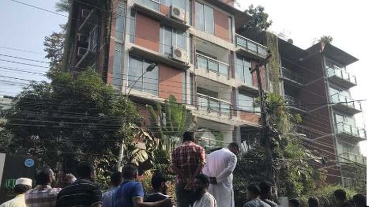 চট্টগ্রামে ডাকাতির খবরে বাড়ি ঘিরে অভিযান, আটক ২ চট্টগ্রামে ডাকাতির খবরে বাড়ি ঘিরে অভিযান, আটক ২