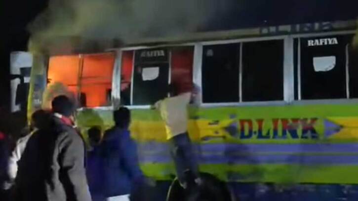 রাত থেকে সকাল পর্যন্ত ৫ গাড়িতে আগুন, হাতবোমা বিস্ফোরণ