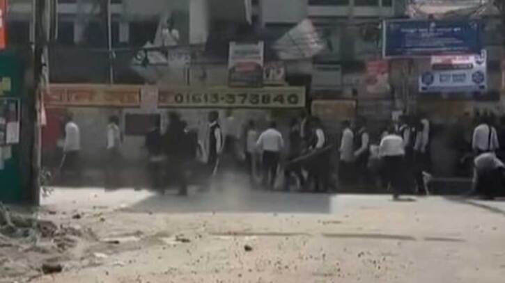 ফের সংঘর্ষে জড়াল ঢাকা কলেজ ও আইডিয়ালের শিক্ষার্থীরা