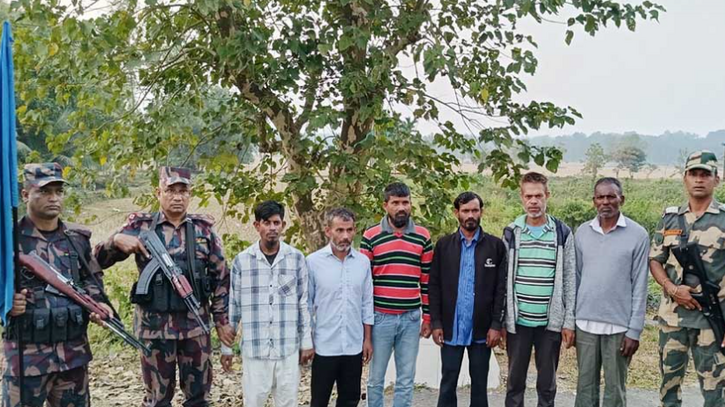 মাছ ধরতে গিয়ে ভারতে আটক ৬ জেলে, ১৩ মাস পর হস্তান্তর