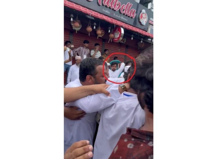 হাত পাখার প্রার্থী জনাব ফয়জুল করীমের উপর হামলা