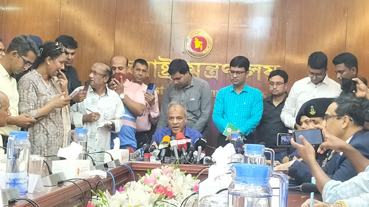 বিশ্ব ইজতেমা আগামী জানুয়ারিতে: স্বরাষ্ট্র উপদেষ্টা বিশ্ব ইজতেমা আগামী জানুয়ারিতে: স্বরাষ্ট্র উপদেষ্টা