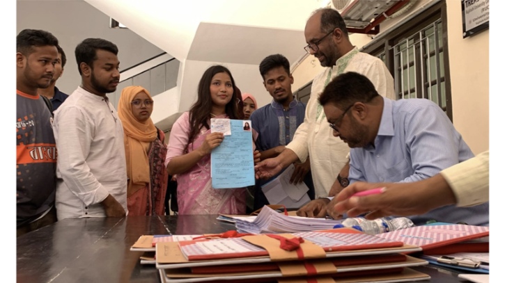রাকসু নির্বাচনে ২৩ পদে মনোনয়নপত্র তুলেছেন ৩৯৫ জন রাকসু নির্বাচনে ২৩ পদে মনোনয়নপত্র তুলেছেন ৩৯৫ জন