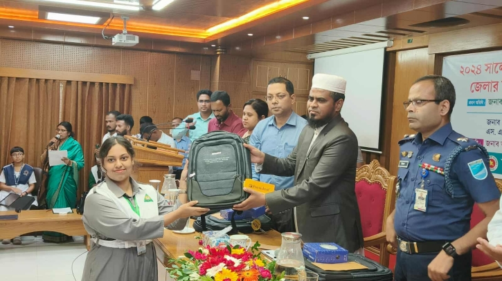 গোপালগঞ্জে কৃতী শিক্ষার্থীদের সংবর্ধনা গোপালগঞ্জে কৃতী শিক্ষার্থীদের সংবর্ধনা