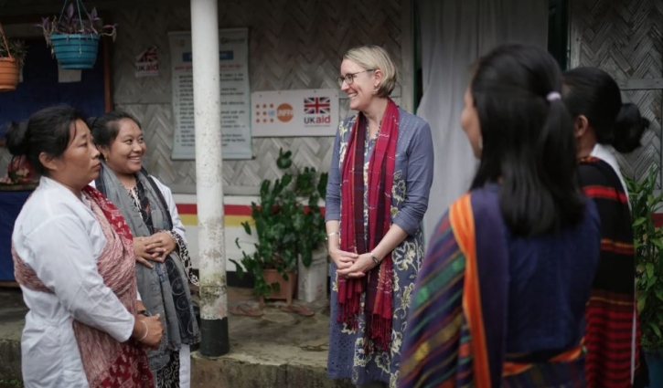 পার্বত্য চট্টগ্রামে যুক্তরাজ্যের সহায়তা প্রকল্প পরিদর্শন