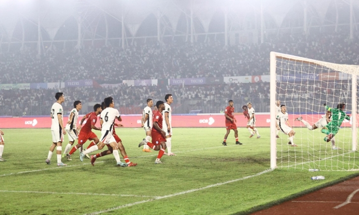 শেষ মুহূর্তের গোলে বাংলাদেশের স্বপ্নভঙ্গ