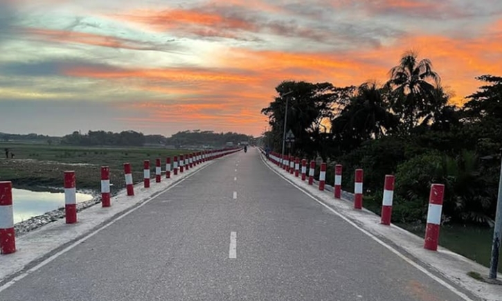 দেড়শ কিলোমিটার আঞ্চলিক মহাসড়ক ভোলাবাসীর ভাগ্য বদলে দিয়েছে দেড়শ কিলোমিটার আঞ্চলিক মহাসড়ক ভোলাবাসীর ভাগ্য বদলে দিয়েছে