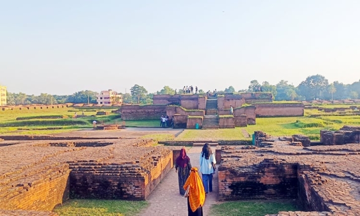 দর্শনার্থীদের বরণে প্রস্তুত কুমিল্লার শালবন বৌদ্ধ বিহার ও ময়নামতি জাদুঘর দর্শনার্থীদের বরণে প্রস্তুত কুমিল্লার শালবন বৌদ্ধ বিহার ও ময়নামতি জাদুঘর