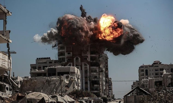 গাজায় ইসরাইলি বিমান হামলায় নিহত ৩০ গাজায় ইসরাইলি বিমান হামলায় নিহত ৩০