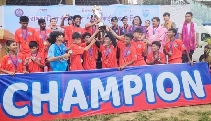 সম্প্রীতি বন্ধন সুদৃঢ় করতে রাঙ্গামাটিতে জেলা পুলিশের খেলাধুলা