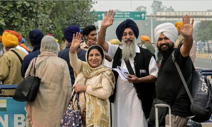 মে মাসের সংঘাতের পর প্রথম সীমান্ত অতিক্রম করে পাকিস্তানে গেলেন ভারতীয় শিখ তীর্থযাত্রীরা