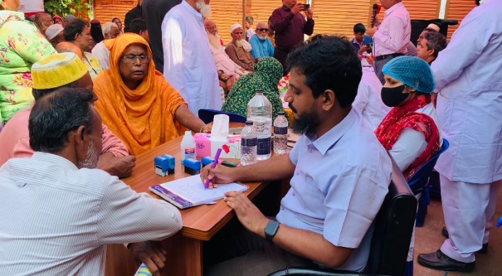 কুমিল্লায় ফ্রি মেডিক্যাল ক্যাম্প অনুষ্ঠিত