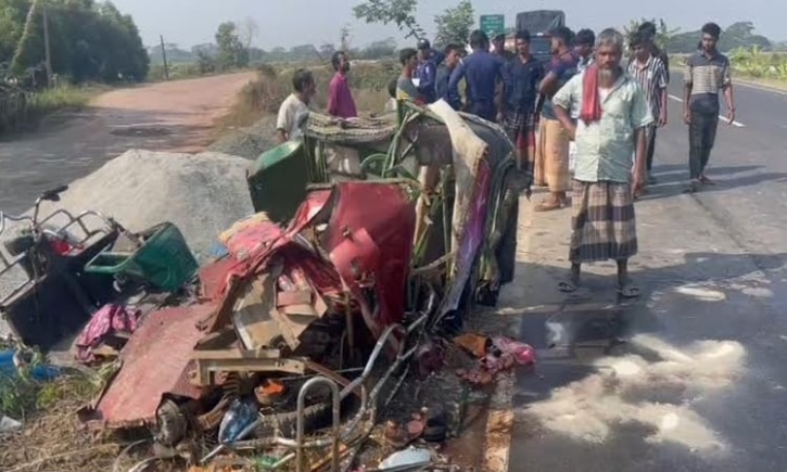 ফরিদপুরে সড়ক দুর্ঘটনায় চারজন নিহত