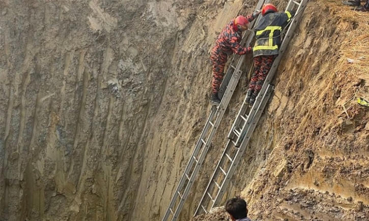 তানোরে গর্তের ৩৫ ফিট গভীরে গিয়েও সেই শিশুকে পাওয়া যায়নি