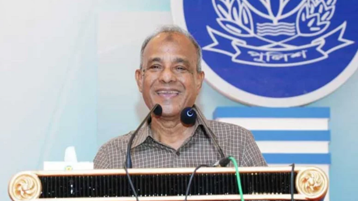 লাঠিচার্জ পরিহার করে আলোচনায় সমাধানের বার্তা স্বরাষ্ট্র উপদেষ্টার, পুলিশকে রাজনৈতিক প্রভাবমুক্ত থাকার নির্দেশ