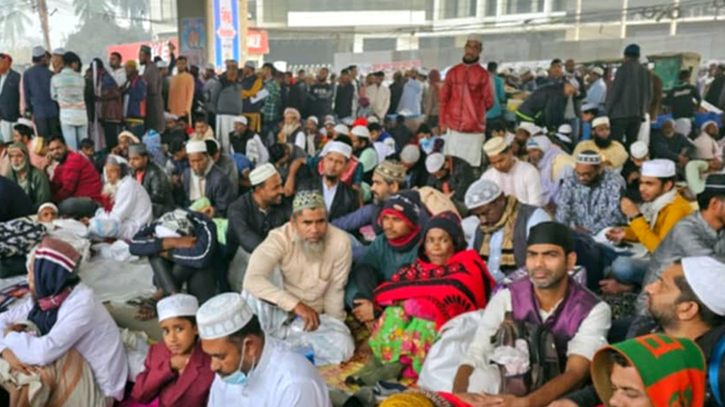 বিশ্ব ইজতেমার আখেরি মোনাজাত শুরু বিশ্ব ইজতেমার আখেরি মোনাজাত শুরু