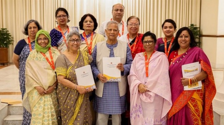 ‘চিন্তার স্বাধীনতাও হারাচ্ছি?’— নারী কমিশন বিতর্কে গীতিআরার উদ্বেগ ‘চিন্তার স্বাধীনতাও হারাচ্ছি?’— নারী কমিশন বিতর্কে গীতিআরার উদ্বেগ