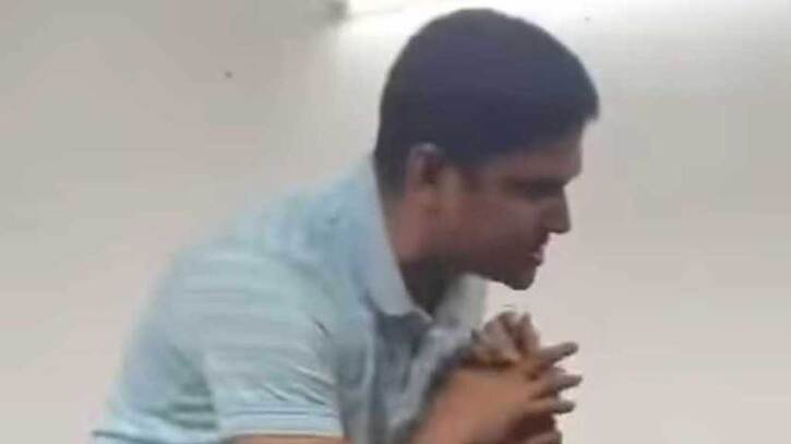 মেজরকে থানায় নিয়ে যাওয়া গুলশানের সেই এসি প্রত্যাহার মেজরকে থানায় নিয়ে যাওয়া গুলশানের সেই এসি প্রত্যাহার