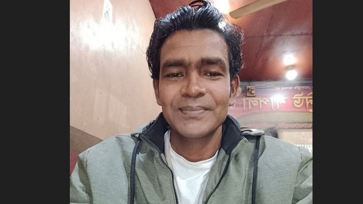 ফেসবুকে প্রতিবাদ, বরখাস্ত মনিবুল: কণ্ঠরোধের অভিযোগ শিক্ষকের ফেসবুকে প্রতিবাদ, বরখাস্ত মনিবুল: কণ্ঠরোধের অভিযোগ শিক্ষকের
